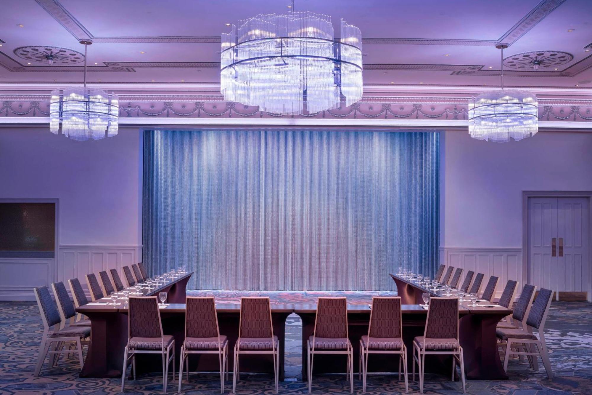 Sheraton Commander 4*